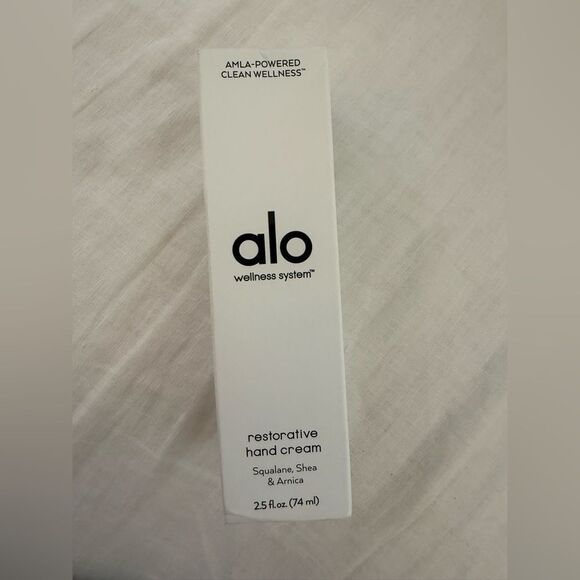 NWT ALO Yoga Restorative Hand Cream - Picture 3 of 10